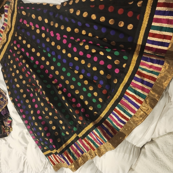 Indian lehenga set - Picture 5 of 10